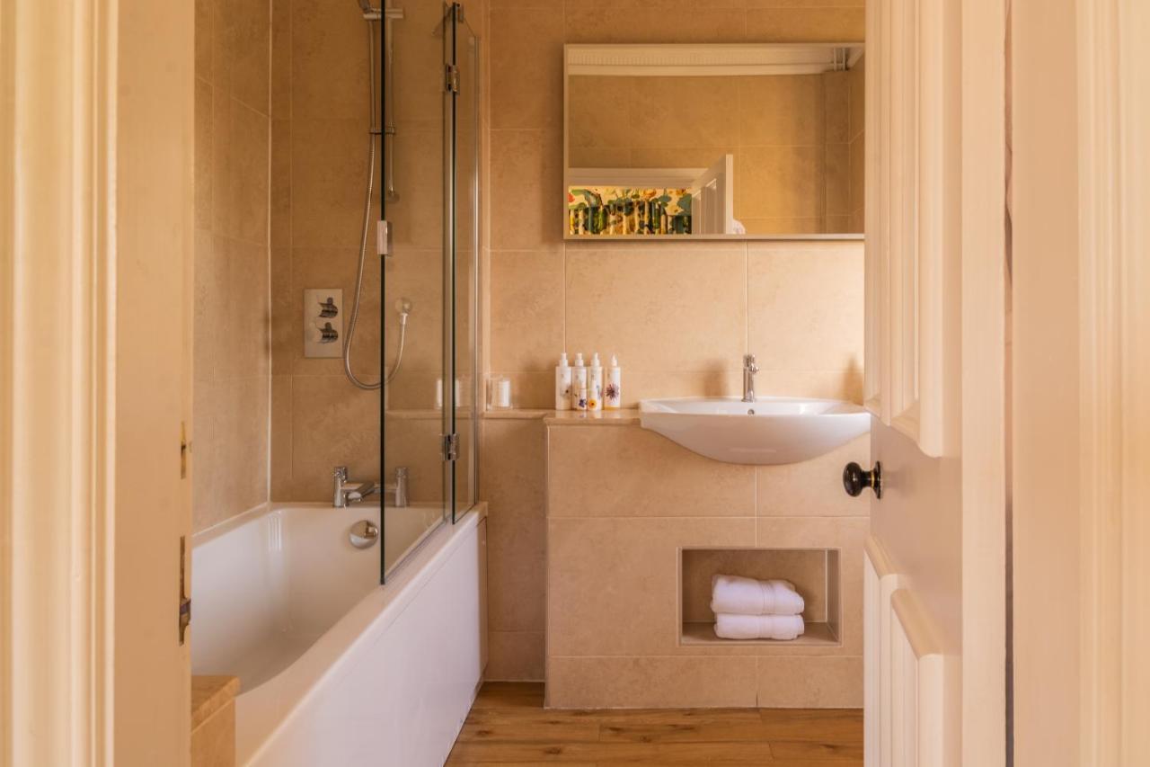 Fischers Baslow Hall - Chatsworth المظهر الخارجي الصورة